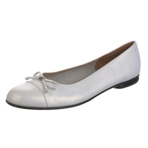 Salvatore Ferragamo White Leather Ballet Flats (US 9.5 EU 39.5)